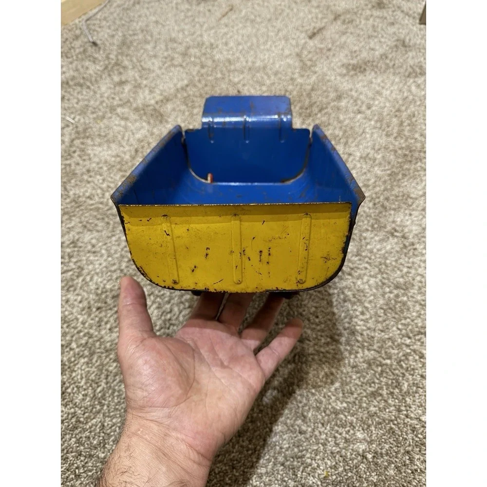 Vintage Lumar  Contractors Toy Dump truck Steel Its From The 1940s 1950s Era‎